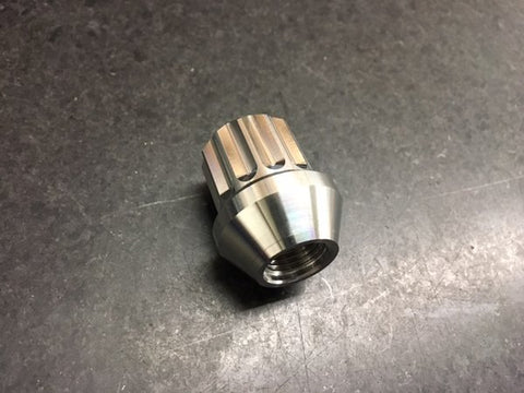 Aluminum best sale lug nuts